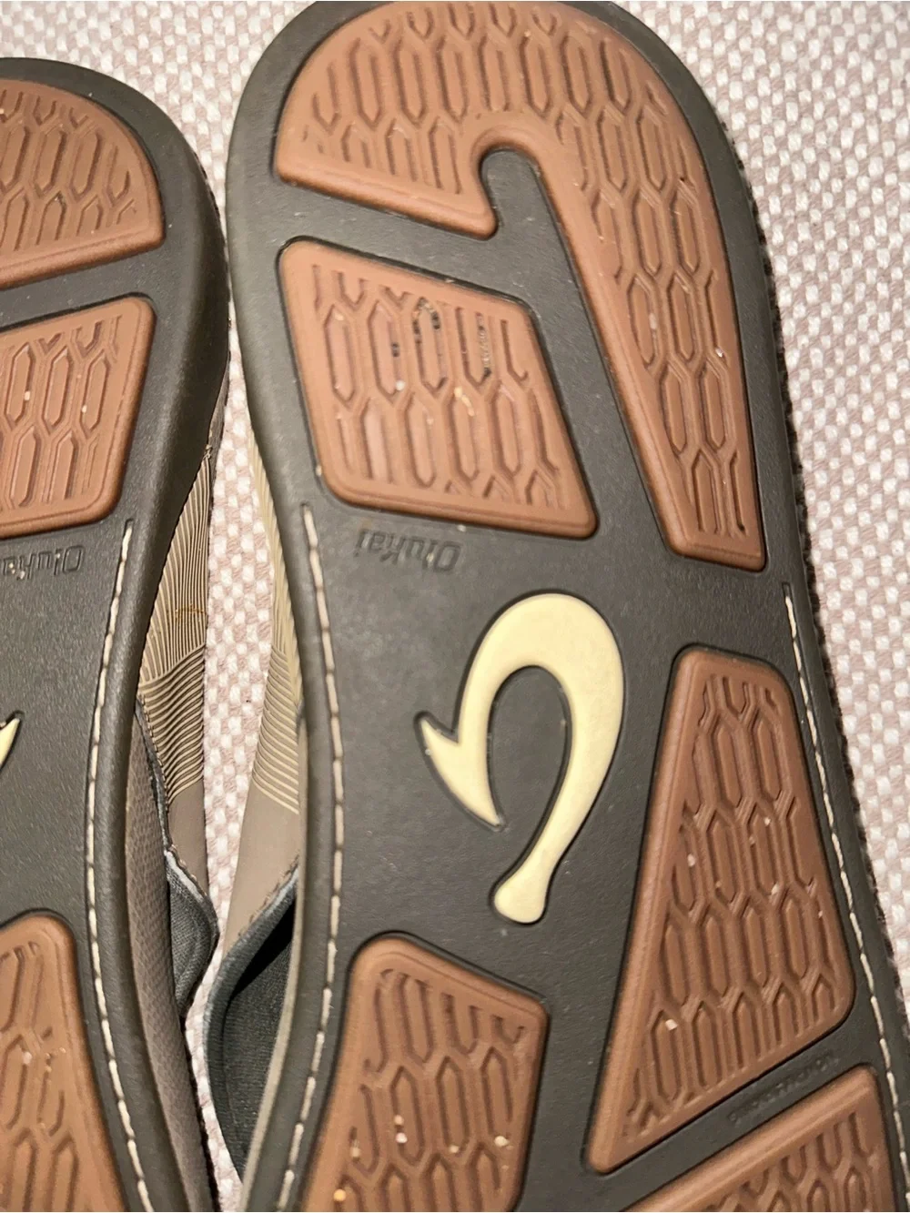 OluKai Olive Flip Flops for Men - Dark Green Thong Sandals